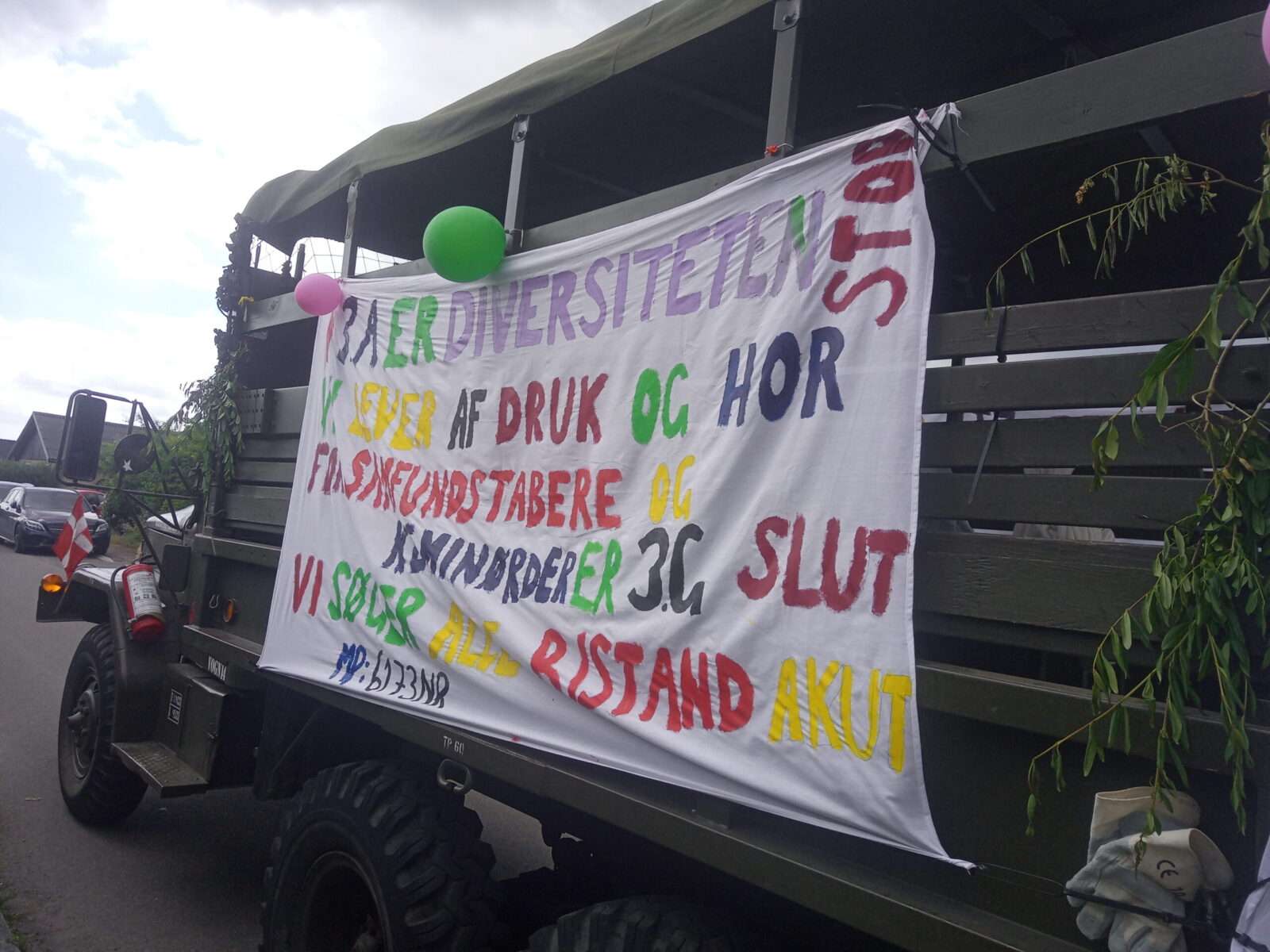 Studenterkørsel Køge med fest på studentervogn og høj stemning